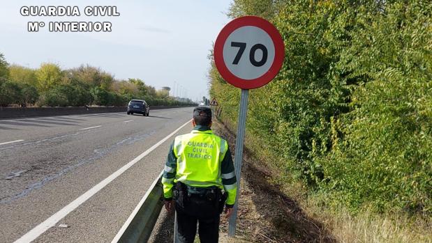 Denunciado un joven por circular a 175 km/h en un tramo de Córdoba con la velocidad limitada a 70 km/h