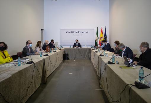 Reunión del comité de expertos que adoptaron las medidas de prevención actualmente vigentes