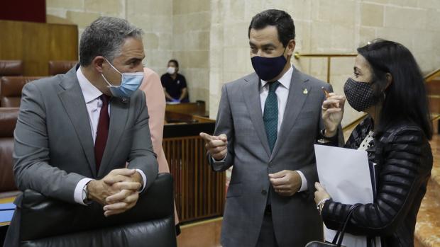 Juanma Moreno salva la legislatura tras el tercer acuerdo de presupuestos en Andalucía con Vox