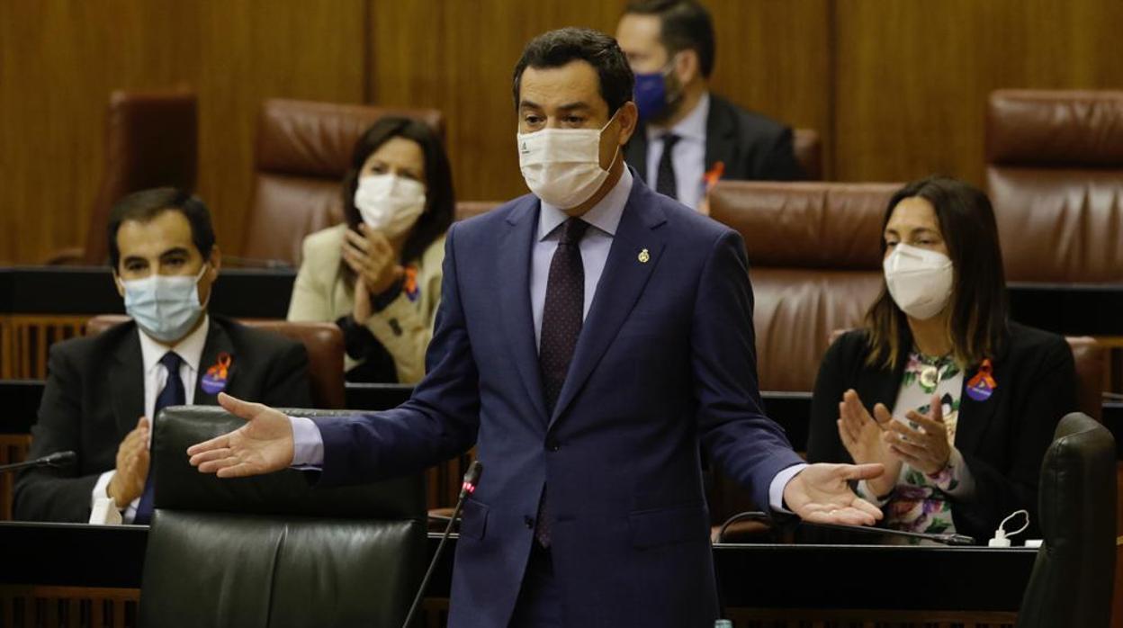 El presidente de la Junta, Juanma Moreno, esta pasada semana en el Parlamento andaluz