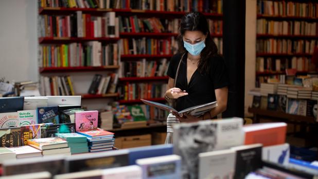 Las librerías y papelerías se unen a las jugueterías y podrán abrir también hasta las ocho de la tarde