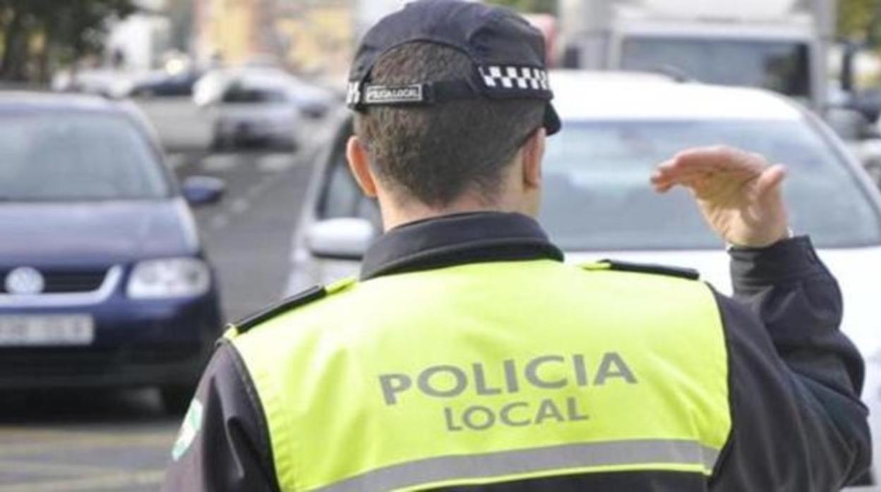 Los dos agentes de la Policía Local recibieron una brutal paliza