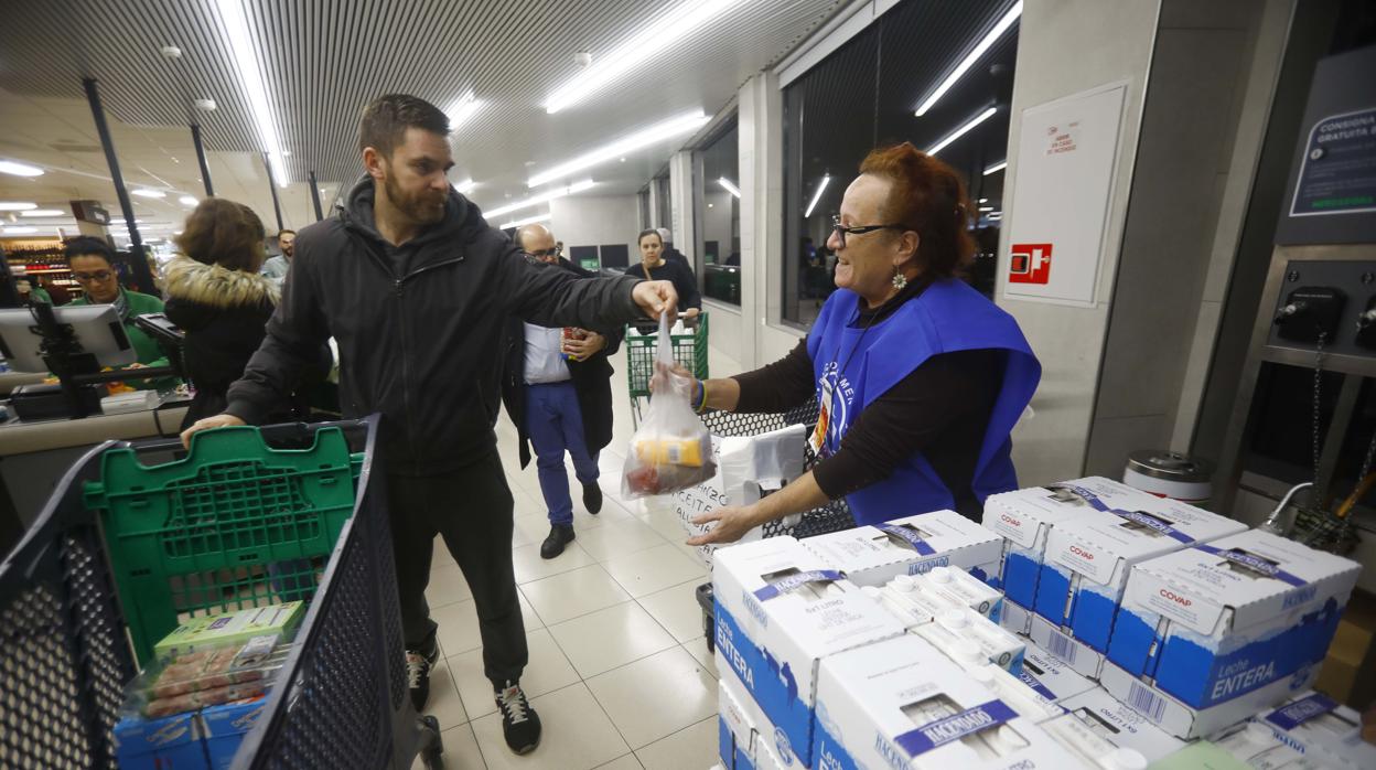 Recogida de alimentos en una edición presencial antes del Covid-19