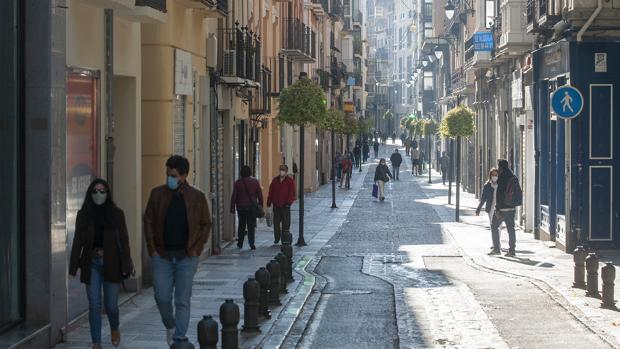 La Junta permite la apertura de la hostelería y el comercio en Granada hasta las 18 horas