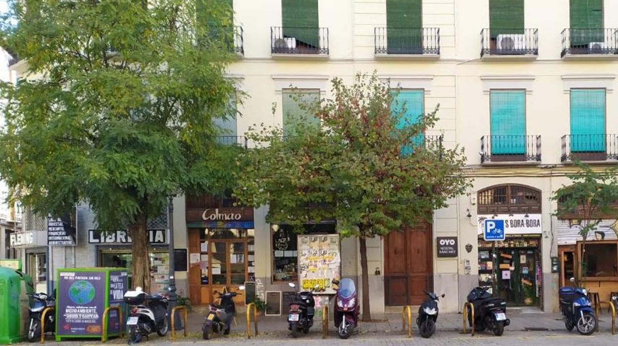 Tres de cada cuatro comercios de Granada han abierto hoy