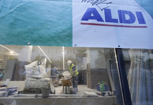 Obras en el interior del supermercado Aldi