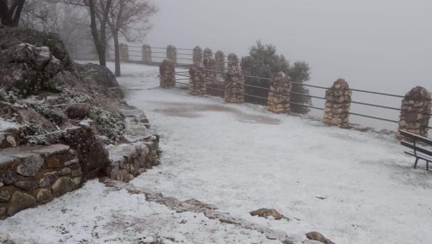 La nieve hace acto de presencia en la Sierra de Cabra