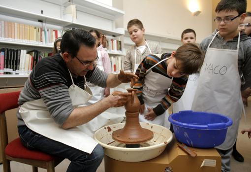 Taller en la Biblioteca del Arqueológico