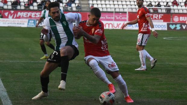 El Córdoba CF gana (0-1) al Real Murcia en el debut de Pablo Alfaro en el banquillo