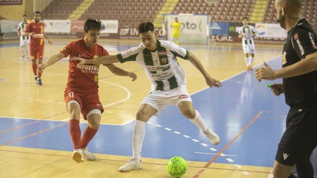 El Córdoba Patrimonio busca una victoria ante el Levante en el último viaje del año