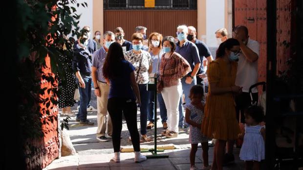 El «efecto postpuente» | Así han evolucionado los contagios después de los días festivos en Córdoba