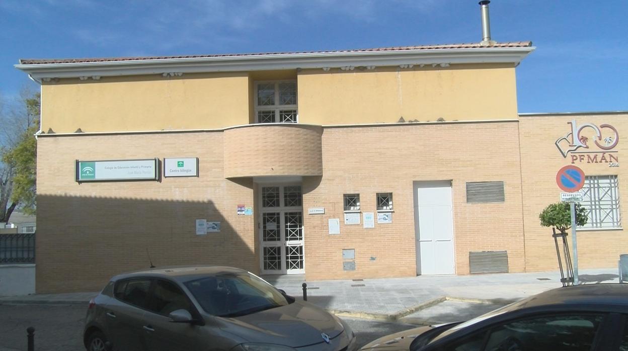 Fachada principal del colegio José María Pemán de Puente Genil