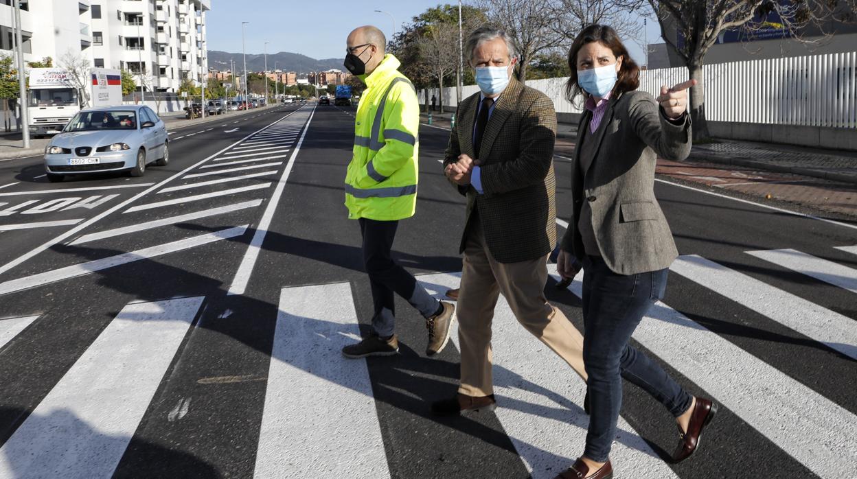 Salvador Fuentes y Cristina Casnueva, en la avenida