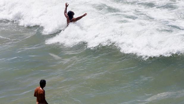 Confirman la condena por abusar de una menor a la que engañó en una playa nudista de Málaga