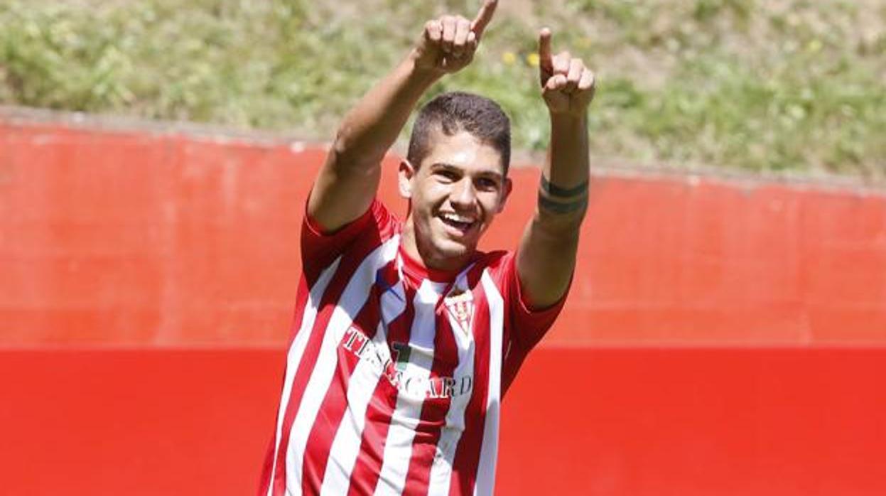 Berto González, en un partido con el Sporting