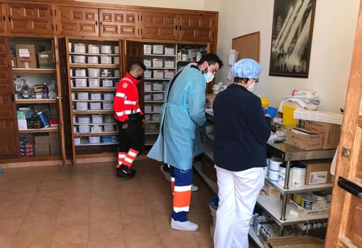 Preparación de las vacunas esta mañana en Aguilar de la Frontera