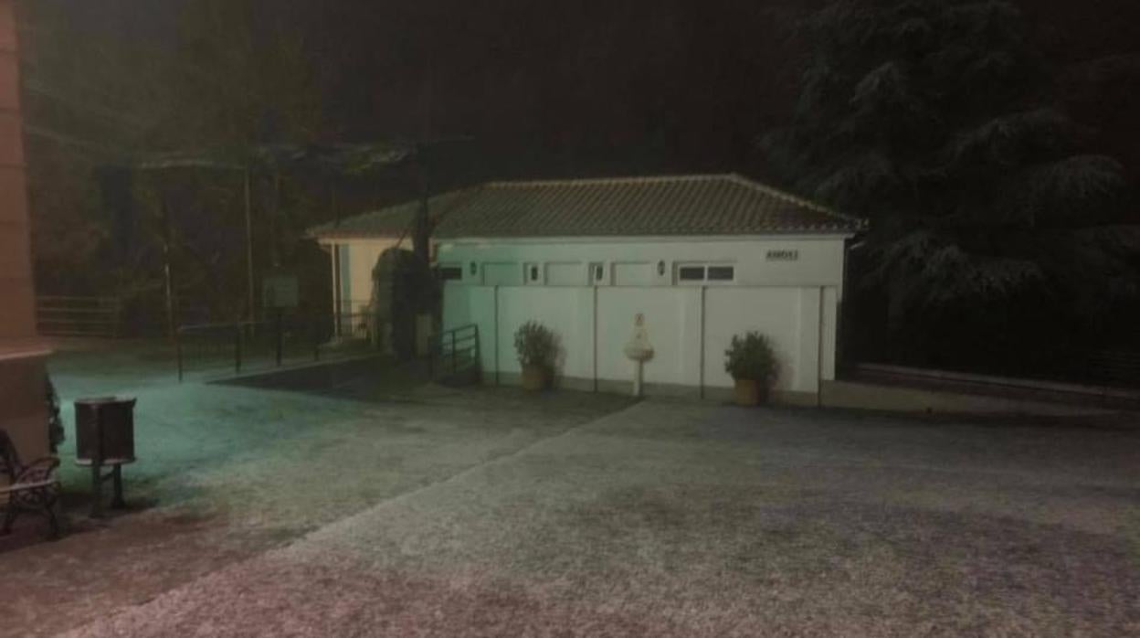 Imagen de la Ermita de la Virgen de de la Sierra de Cabra en la Subbética la pasada noche