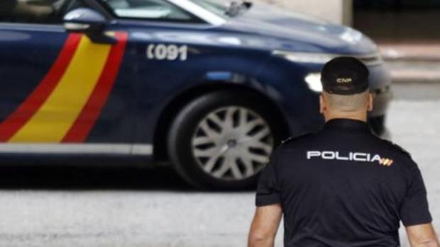 Muere un policía de Málaga con coronavirus tras estar desplegado en Canarias por la llegada de inmigrantes