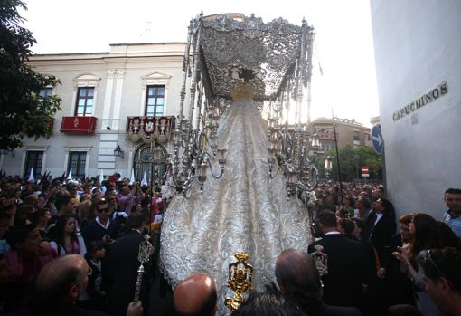 El manto, en su primer Miércoles Santo, en 2009