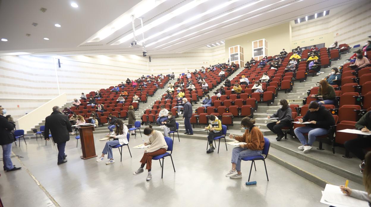 Imagen de un examen en el campus de Rabanales en una imagen difundida por la UCO este viernes