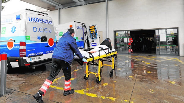 Los ingresos en el Hospital Reina Sofía de Córdoba por Covid se duplican desde el 26 de diciembre