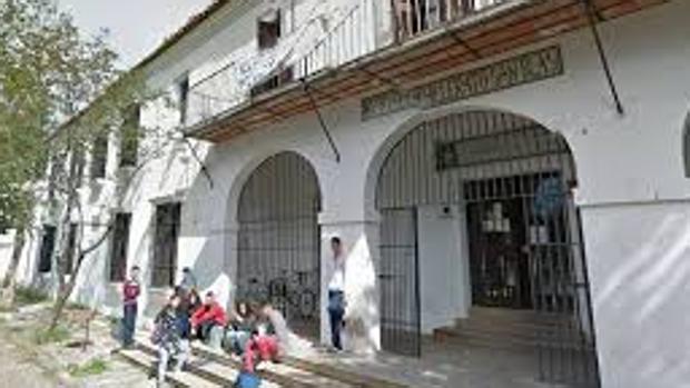 Una alumna de un instituto de Aracena acaba en el hospital tras ser agredida por otra estudiante