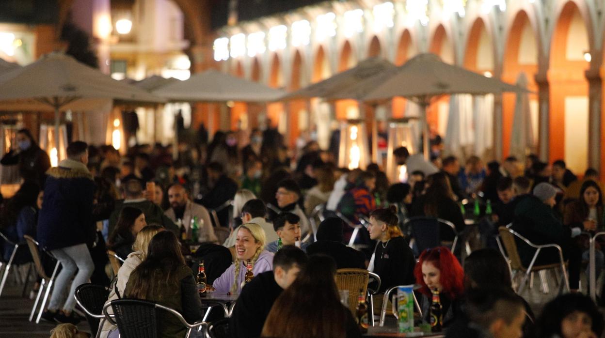 Terrazas en la plaza de la Corredera de Córdoba