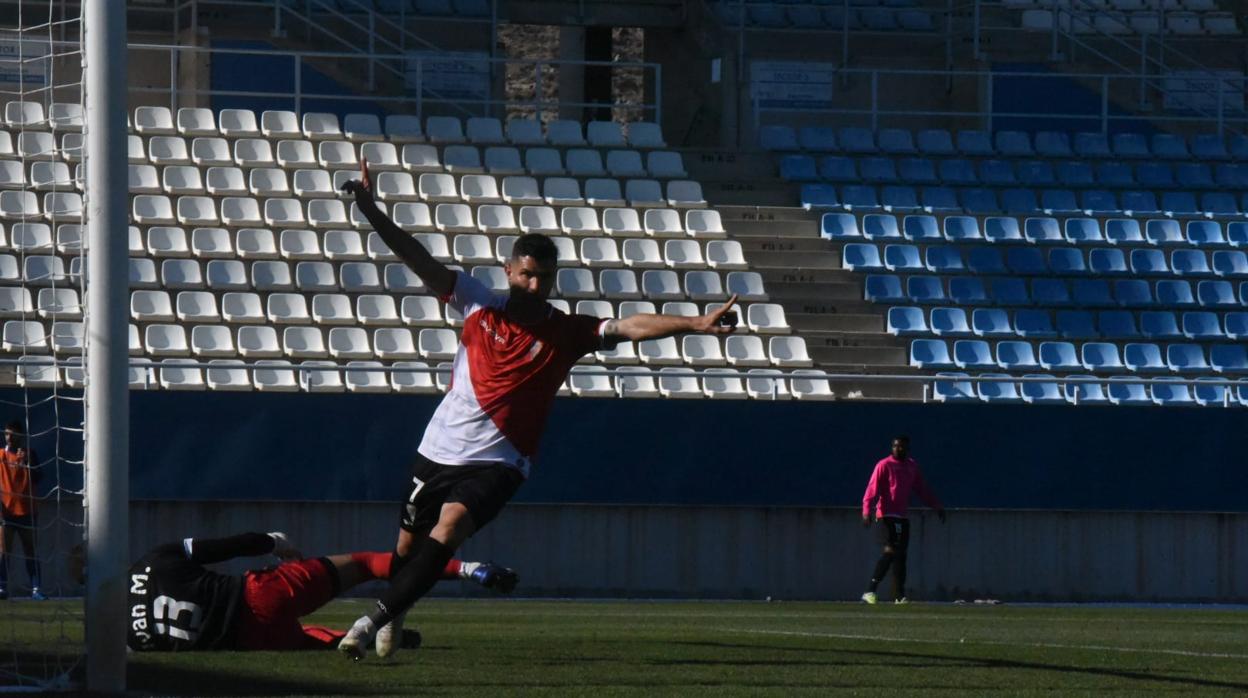 Willy celebra el gol del triunfo del Córdoba CF este domingo en Lorca