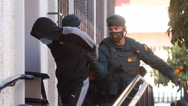 El «Melillero» y seis compinches responden en el juzgado por la agresión con ácido de Cártama