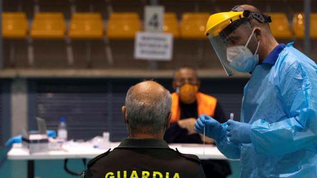 Andalucía suma 3.731 nuevos contagios de coronavirus, el peor martes en tres meses