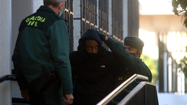 La juez de violencia de género eleva a intento de asesinato la agresión con ácido del «Melillero»