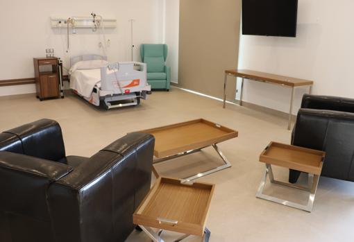 Una de las habitaciones del hospital Centro de Andalucía en Lucena