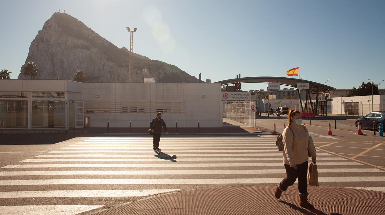 Imagen de la Aduana que separa Gibraltar de La Línea de la Concepción