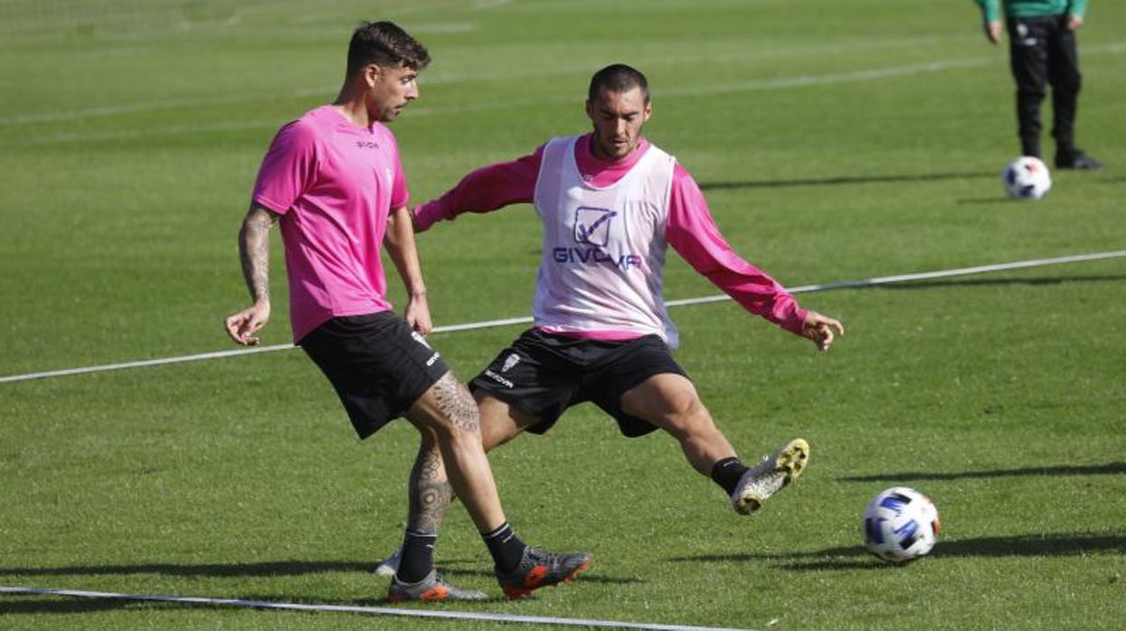 Xavi Molina y Moutinho durante un entrenamiento