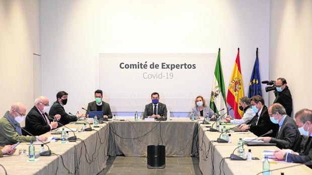 La Junta de Andalucía descarta reunir al comité de expertos para ampliar medidas este viernes