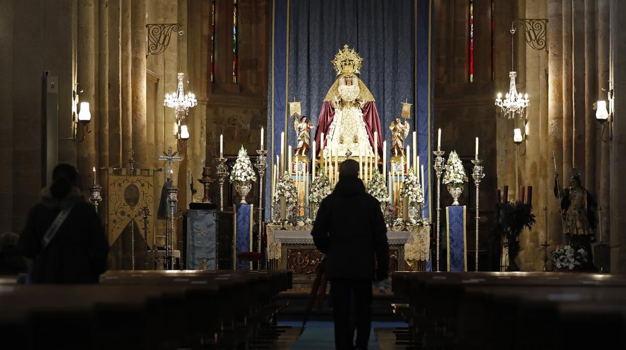 Altar de cultos de la Virgen de la Alegría, el 8 de diciembre de 2020, en Santa Marina