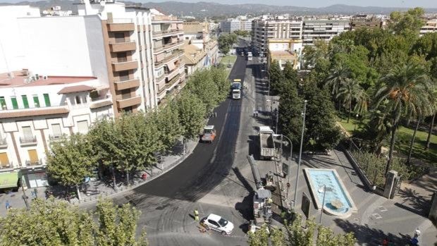 El Ayuntamiento de Córdoba adjudica ahora el plan de asfalto de 2018 y 2019