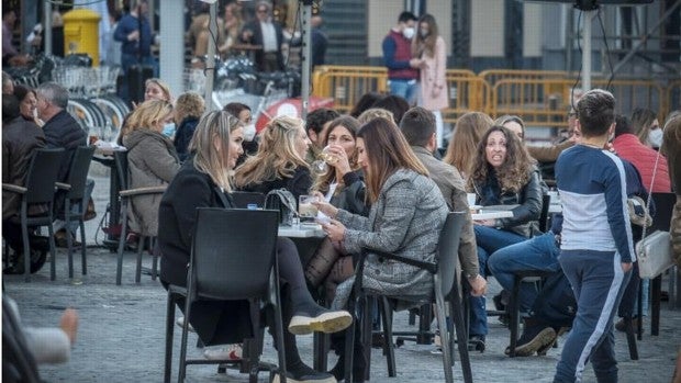 ¿Puedo ir de compras en el municipio en el que trabajo con las medidas actuales?