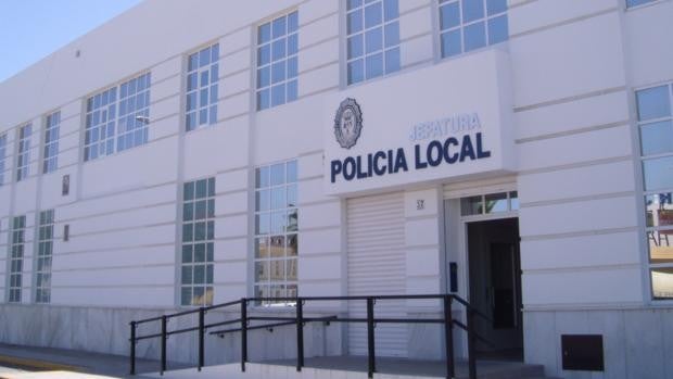 Operación de la Guardia Civil en la Policía Local de Lepe con dos agentes detenidos y material requisado