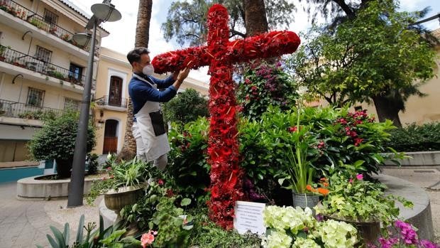 El Ayuntamiento de Córdoba se decanta por no celebrar las Cruces, pero sí los Patios en mayo u octubre