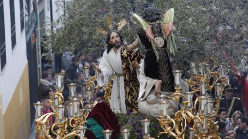 El Señor de la Oración en el Huerto, en su paso un Domingo de Ramos