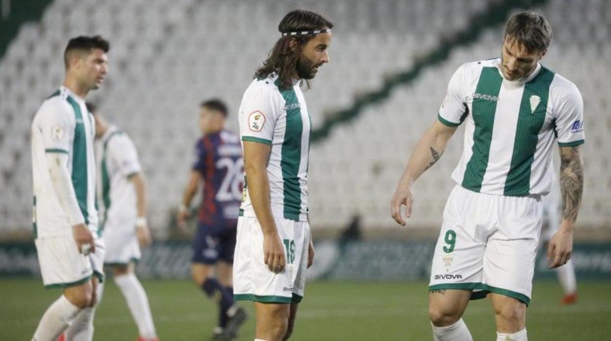 Willy Ledesma, Mario Ortiz y Piovcaccari, en un encuentro de esta temporada