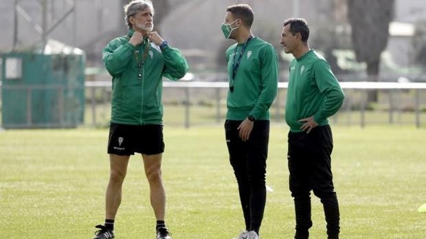 Pablo Alfaro, entrenador del Córdoba CF: «Tenemos que ser un equipo reconocible»
