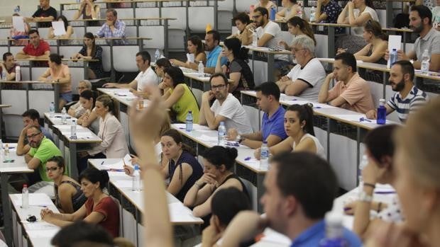 Los opositores de Educación en Andalucía quedarán expulsados si su examen «es ilegible»