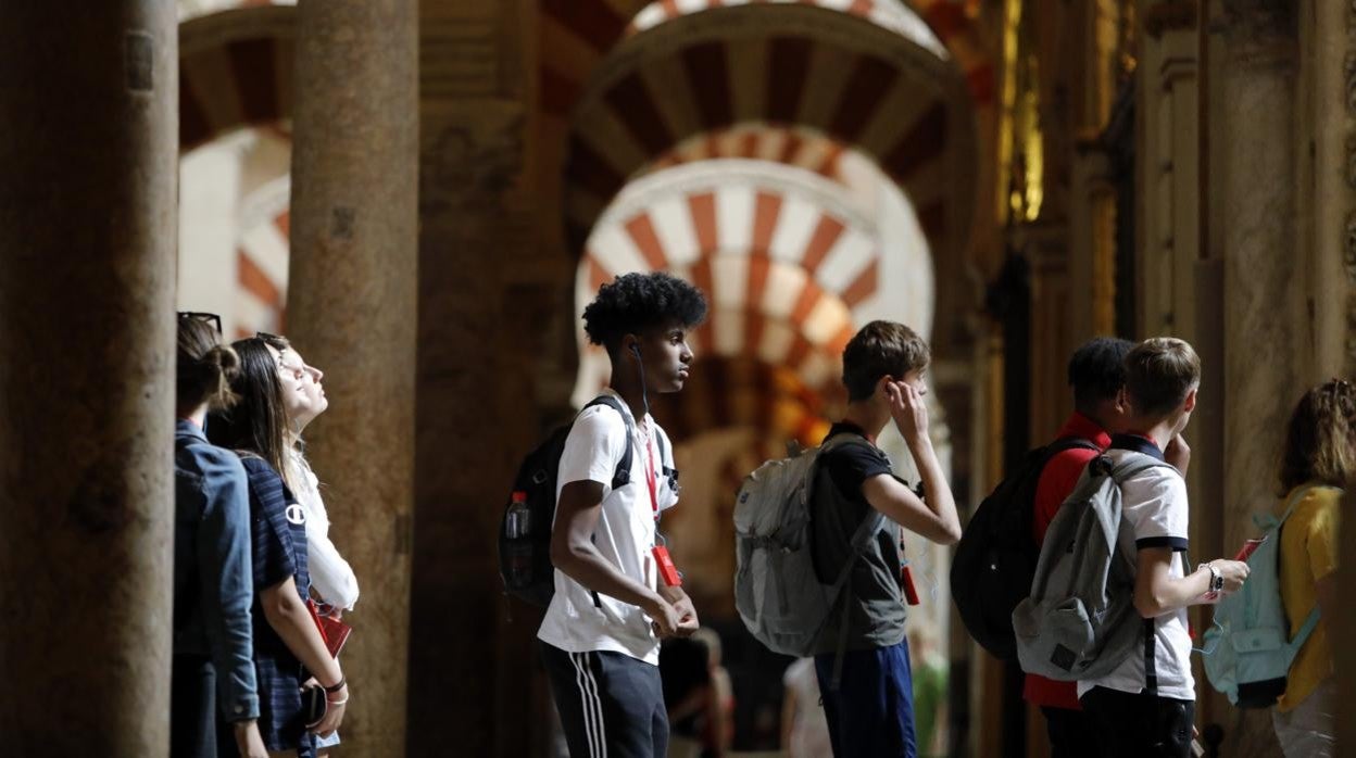 Turistas en la Mezquita-Catedral