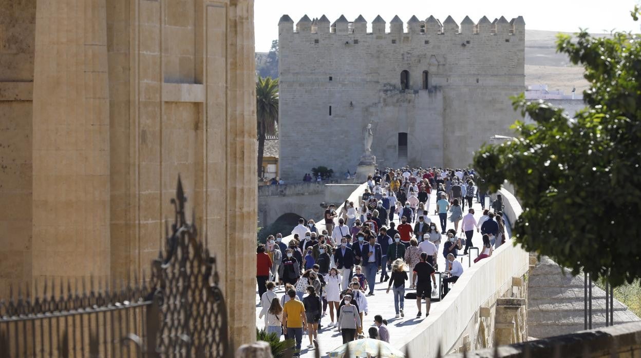 Turistas en Córdoba en el puente del Día de la Hispanidad de 2020