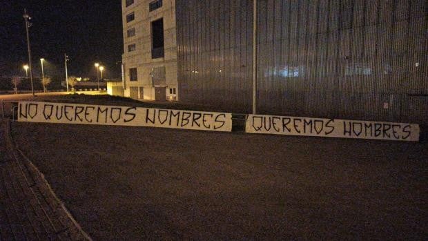 Brigadas muestra su apoyo al Córdoba CF en el último entrenamiento antes del Linares