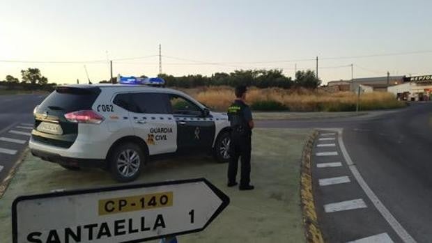 Policía Local y Guardia Civil intervienen ante una fiesta ilegal de más de 30 personas en una nave Santaella