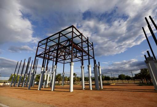 La estructura de la portada en el recinto de El Arenal