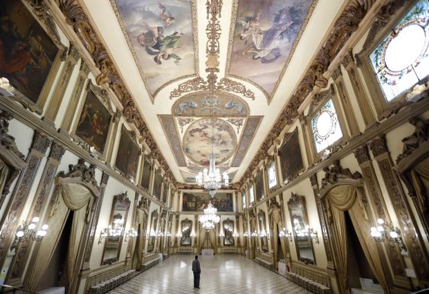 Salón del Liceo, uno de los espacios más emblemáticos y espectaculares del Real Círculo de la Amistad